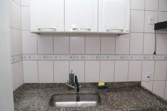 Cozinha de apartamento para alugar com 2 quartos, 50m² em Goiá, Goiânia