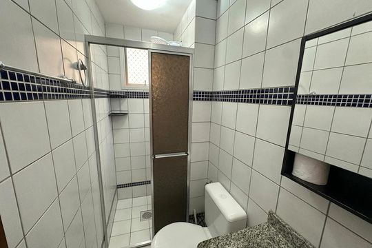 Banheiro de apartamento para alugar com 2 quartos, 50m² em Goiá, Goiânia