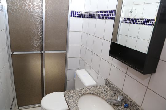 Banheiro de apartamento para alugar com 2 quartos, 50m² em Goiá, Goiânia