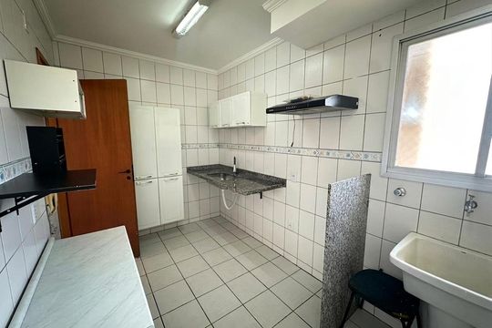 Cozinha de apartamento para alugar com 2 quartos, 50m² em Goiá, Goiânia