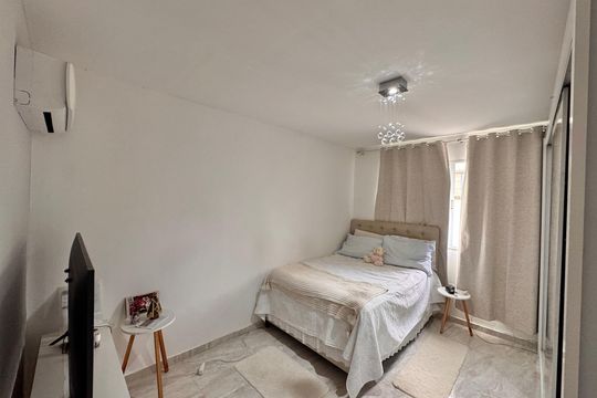 Suíte  de apartamento à venda com 2 quartos, 120m² em Ilha de Guaratiba, Rio de Janeiro