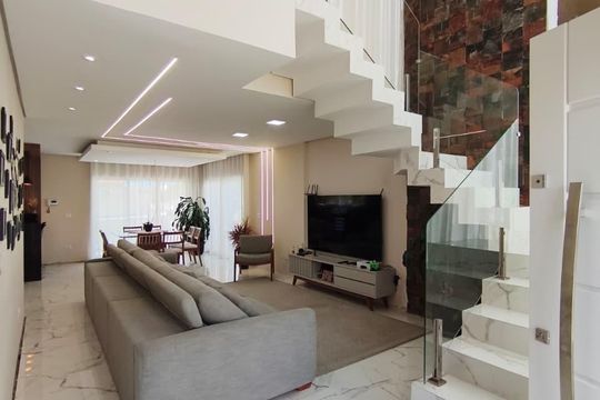 Casa à venda com 5 quartos, 312m² em Xaxim, Curitiba