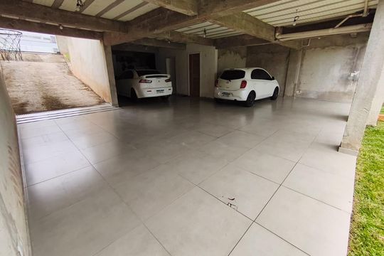 Área externa de casa à venda com 5 quartos, 312m² em Xaxim, Curitiba