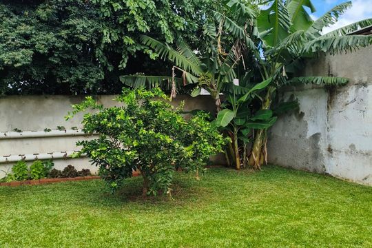 Área externa de casa à venda com 5 quartos, 312m² em Xaxim, Curitiba