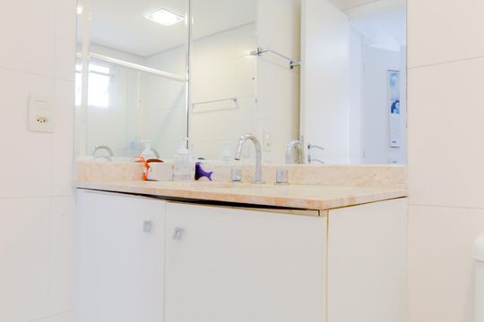Banheiro do Quarto 2 de apartamento à venda com 2 quartos, 92m² em Vila Augusta, Guarulhos