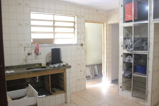 Cozinha de casa para alugar com 3 quartos, 150m² em Jardim Jovaia, Guarulhos