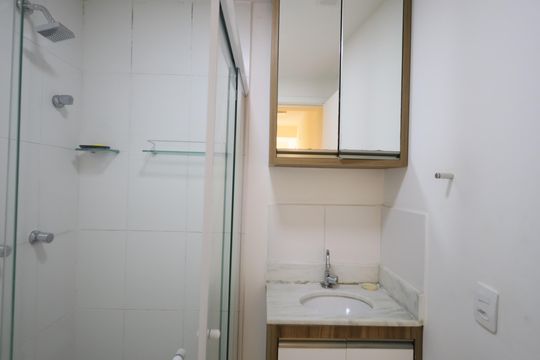 Banheiro de apartamento à venda com 2 quartos, 50m² em Novo Osasco, Osasco