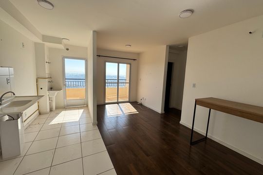 Detalhe da sala  de apartamento para alugar com 2 quartos, 56m² em Roselândia, Cotia