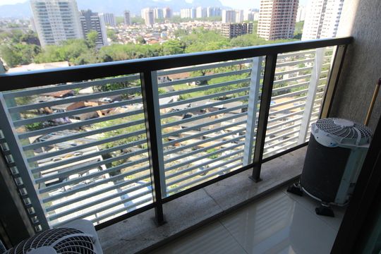 Sala - Varanda de kitnet/studio à venda com 1 quarto, 36m² em Jacarepaguá, Rio de Janeiro