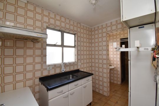 Cozinha de apartamento para alugar com 3 quartos, 76m² em Tingui, Curitiba