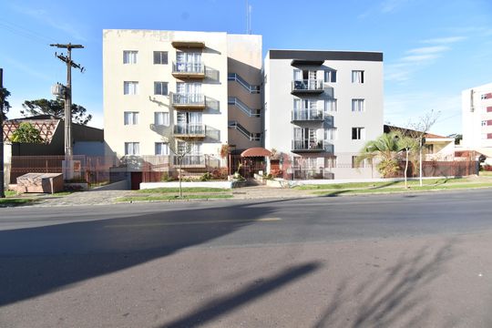 Fachada de apartamento para alugar com 3 quartos, 76m² em Tingui, Curitiba