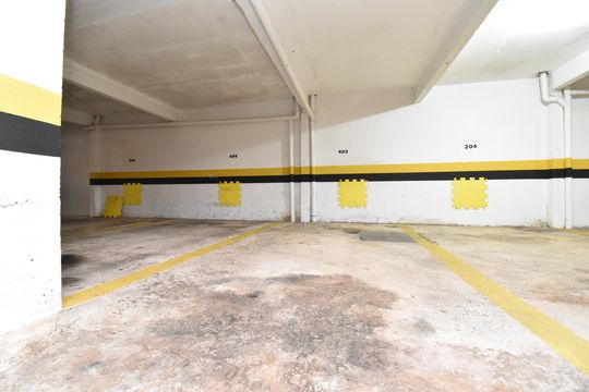 Vaga de Garagem de apartamento para alugar com 3 quartos, 76m² em Tingui, Curitiba
