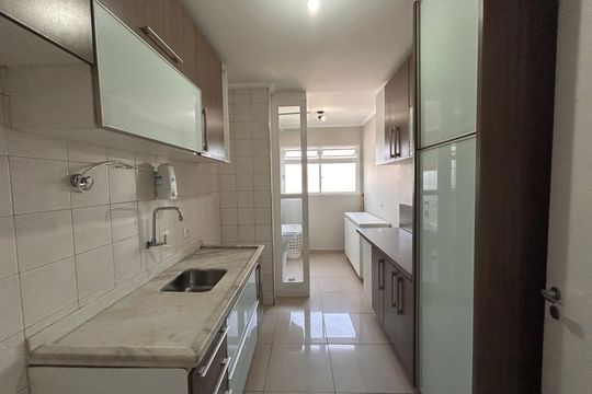 Cozinha de apartamento para alugar com 3 quartos, 70m² em Vila Isa, São Paulo