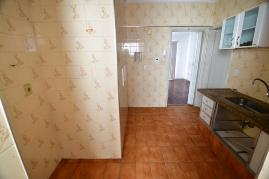 Cozinha de apartamento à venda com 2 quartos, 70m² em Centro, Campinas