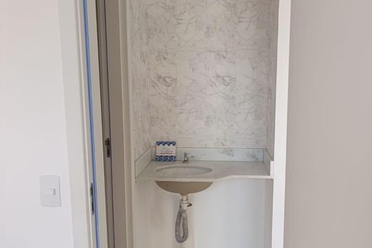 Banheiro de apartamento à venda com 1 quarto, 38m² em Piedade, Rio de Janeiro