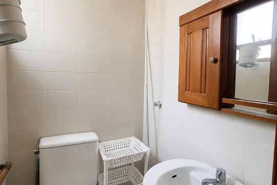Banheiro de apartamento para alugar com 2 quartos, 179m² em Independência, Porto Alegre
