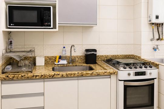 Cozinha de apartamento à venda com 2 quartos, 50m² em Vila Augusta, Guarulhos