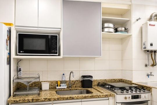 Cozinha de apartamento à venda com 2 quartos, 50m² em Vila Augusta, Guarulhos