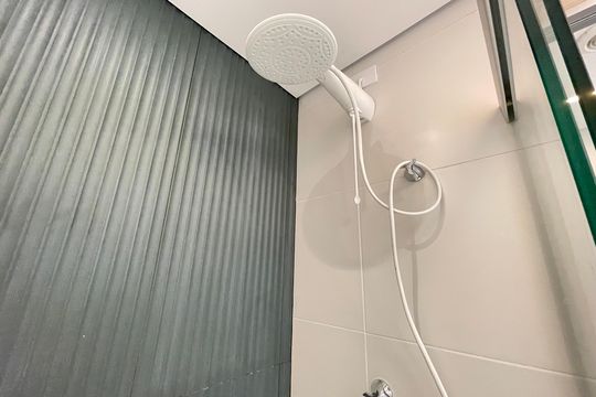 Banheiro de apartamento à venda com 1 quarto, 28m² em Butantã, São Paulo