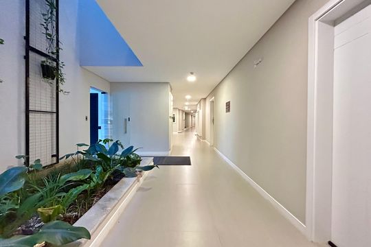 Hall de entrada de apartamento para alugar com 1 quarto, 76m² em Lagoa da Conceição, Florianópolis
