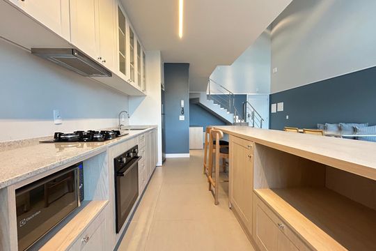 Cozinha  de apartamento para alugar com 1 quarto, 76m² em Lagoa da Conceição, Florianópolis