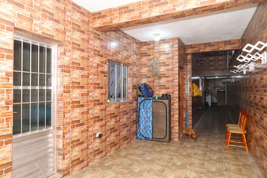 Garagem de casa à venda com 2 quartos, 225m² em Conjunto Habitacional A. E. Carvalho, São Paulo