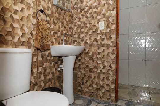 Banheiro de casa à venda com 2 quartos, 225m² em Conjunto Habitacional A. E. Carvalho, São Paulo