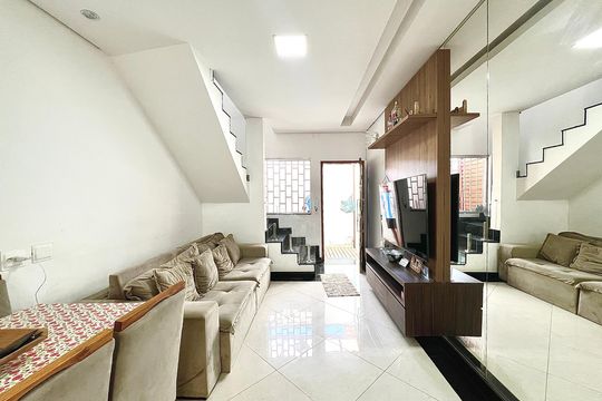 Casa à venda com 2 quartos, 64m² em Xangrilá (justinópolis), Contagem