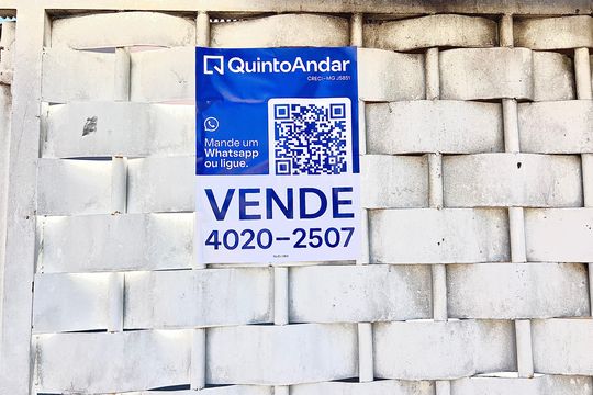 Placa QuintoAndar  de casa à venda com 2 quartos, 64m² em Xangrilá (justinópolis), Contagem