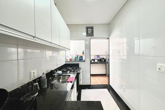 Cozinha de casa à venda com 2 quartos, 64m² em Xangrilá (justinópolis), Contagem