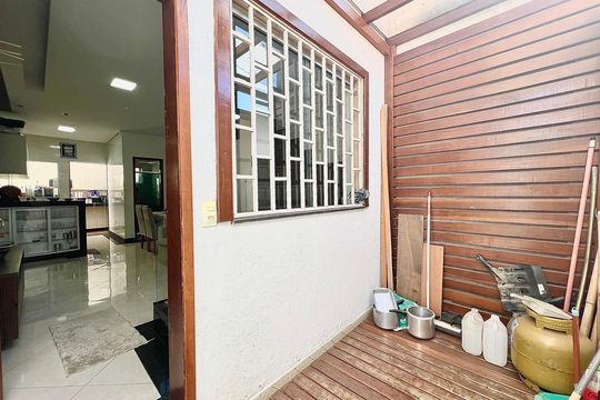 Hall de entrada de casa à venda com 2 quartos, 64m² em Xangrilá (justinópolis), Contagem