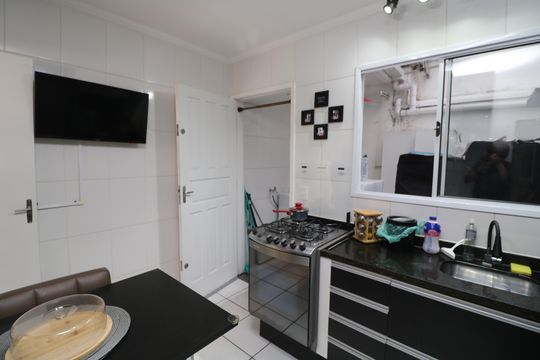 Cozinha de casa de condomínio à venda com 2 quartos, 82m² em Vila Santa Clara, São Paulo