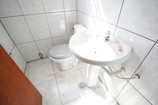 Banheiro Edícula  de apartamento para alugar com 3 quartos, 150m² em Campo Limpo, São Paulo