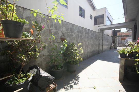 Garagem/Quintal de apartamento para alugar com 3 quartos, 150m² em Campo Limpo, São Paulo