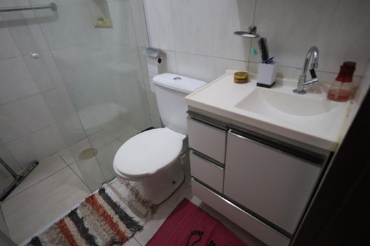 Banheiro de casa à venda com 2 quartos, 105m² em Jardim D’abril, Osasco