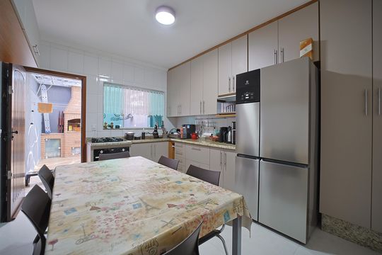 Cozinha de casa à venda com 4 quartos, 140m² em Vila Sao Francisco, São Paulo