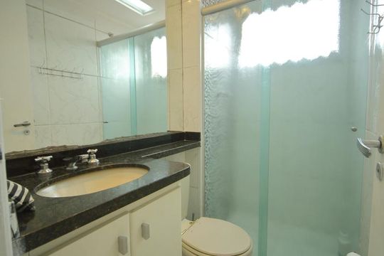Banheiro  de apartamento para alugar com 2 quartos, 49m² em Taboão, São Bernardo do Campo