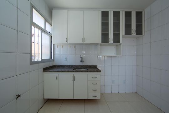 COZINHA de apartamento para alugar com 3 quartos, 112m² em Carlos Prates, Belo Horizonte