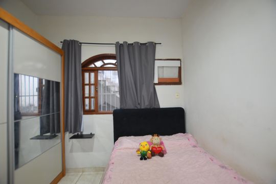 Quarto 1 de casa para alugar com 3 quartos, 80m² em Engenheiro Leal, Rio de Janeiro