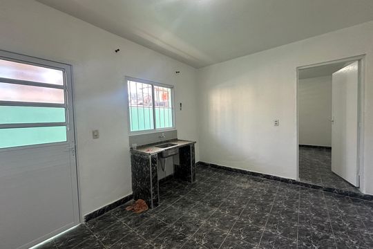 Casa para alugar com 2 quartos, 50m² em Parque dos Camargos, Barueri