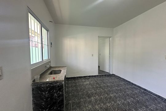 Sala/Cozinha de casa para alugar com 2 quartos, 50m² em Parque dos Camargos, Barueri