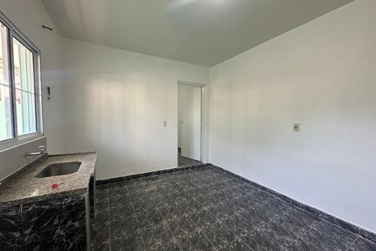 Sala/Cozinha de casa para alugar com 2 quartos, 50m² em Parque dos Camargos, Barueri