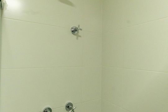 Banheiro de kitnet/studio para alugar com 1 quarto, 27m² em Vila Zilda, São Paulo