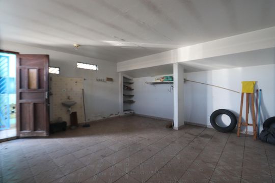 Garagem de casa à venda com 2 quartos, 120m² em Jardim Elba, São Paulo