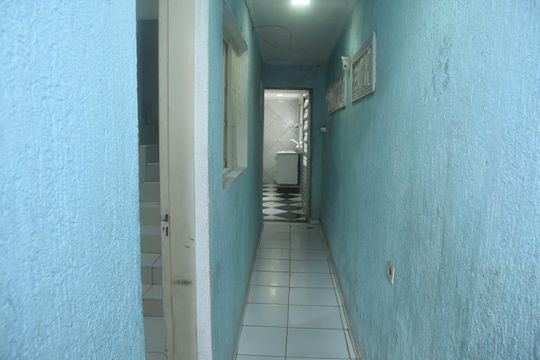 Corredor de casa para alugar com 3 quartos, 120m² em Parque Santa Madalena, São Paulo