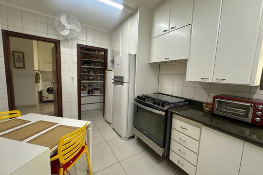Cozinha de casa de condomínio para alugar com 2 quartos, 463m² em Residencial Tres (alphaville), Santana de Parnaíba