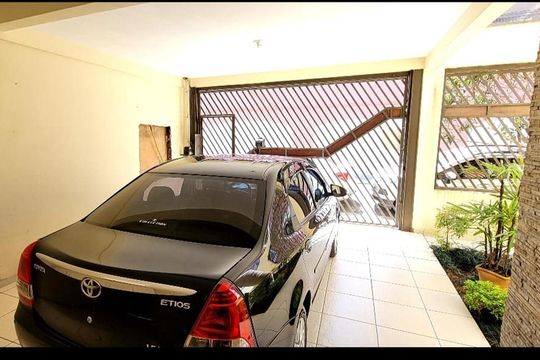Garagem de casa para alugar com 3 quartos, 240m² em Jardim Juá, São Paulo