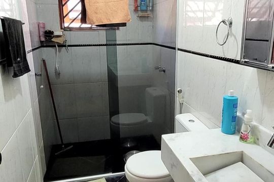 Banheiro de casa para alugar com 3 quartos, 240m² em Jardim Juá, São Paulo