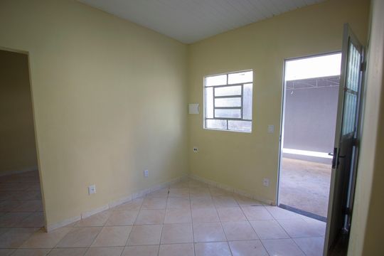 Casa para alugar com 1 quarto, 50m² em Taguatinga, Brasília