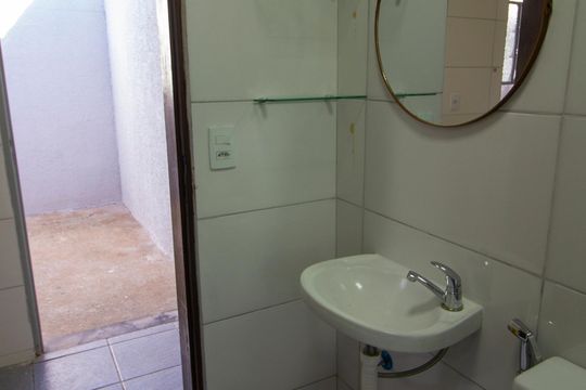 Casa para alugar com 1 quarto, 50m² em Taguatinga, Brasília